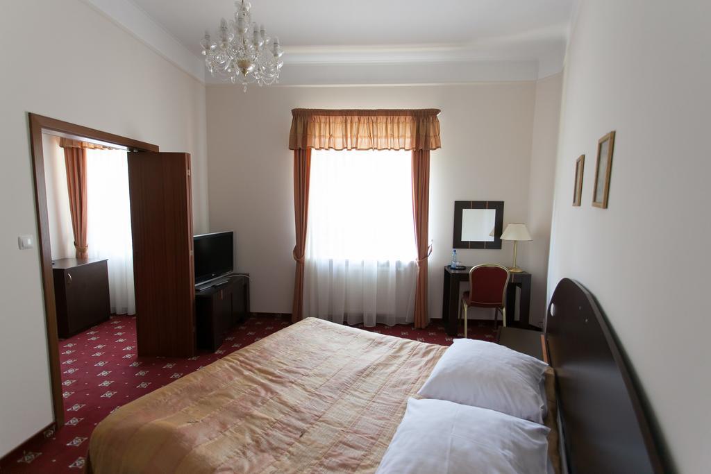 Hotel Twins II Varsavia Esterno foto